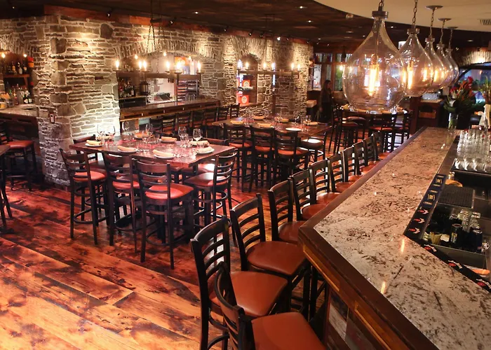 Courtyard By Marriott Downtown/river North