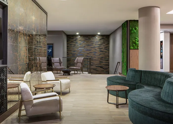 Courtyard By Marriott Downtown/river North