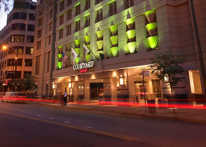 Courtyard By Marriott Downtown/river North 3* Chicago