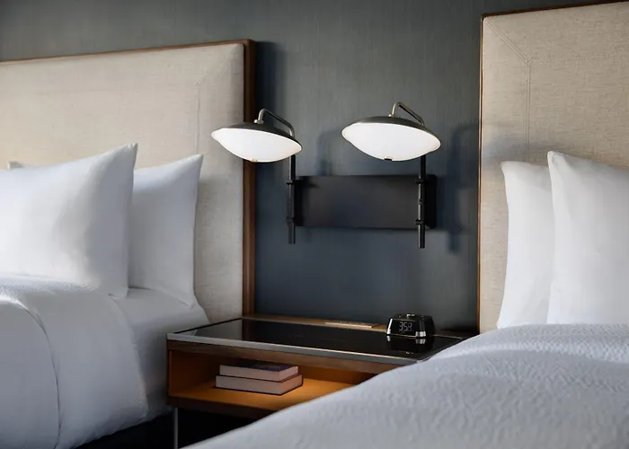 Courtyard By Marriott Downtown/river North