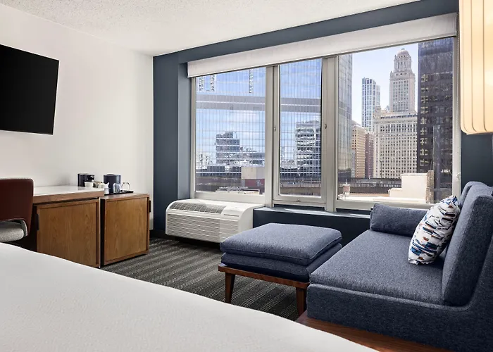 Courtyard By Marriott Downtown/river North Hotel Chicago