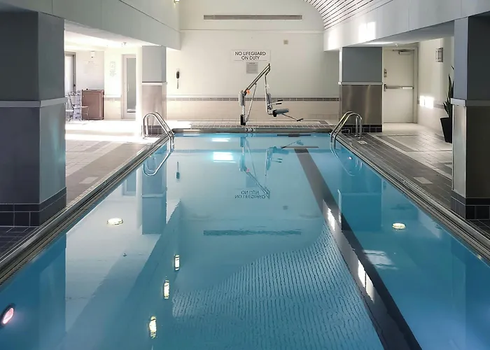 Hotel Courtyard By Marriott Downtown/river North 3*