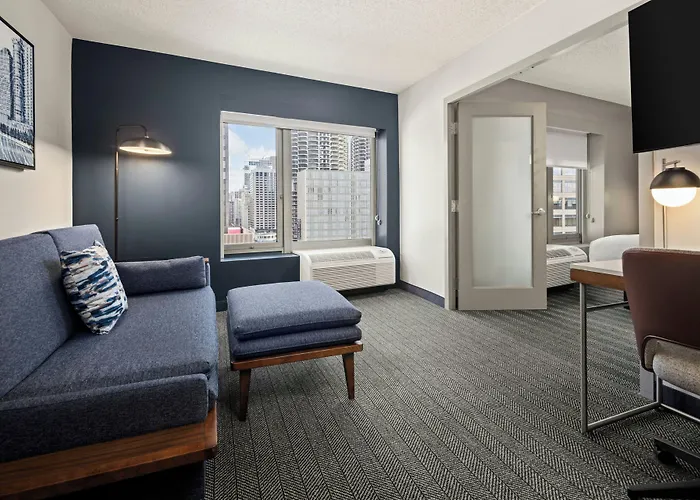 Hotel Courtyard By Marriott Downtown/river North 3*