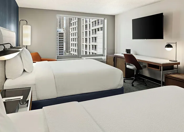 Courtyard By Marriott Downtown/river North Chicago