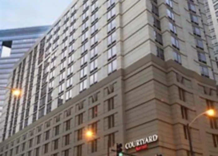 Courtyard By Marriott Downtown/river North Chicago