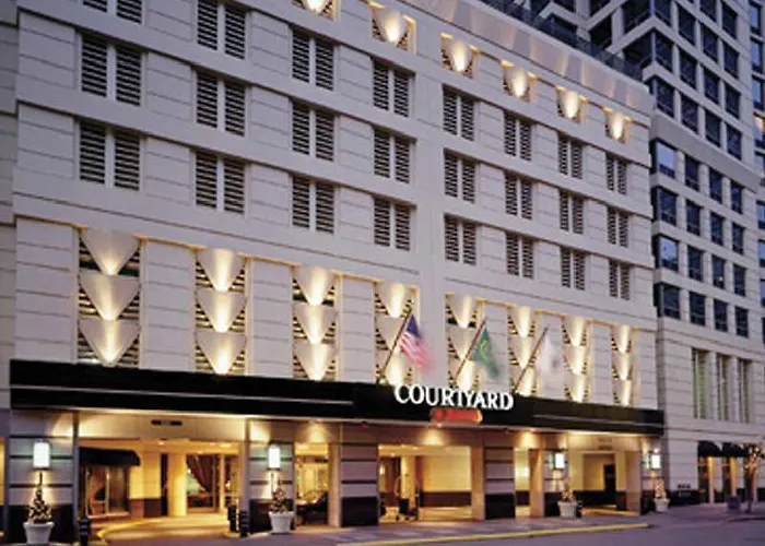 Courtyard By Marriott Downtown/river North Chicago