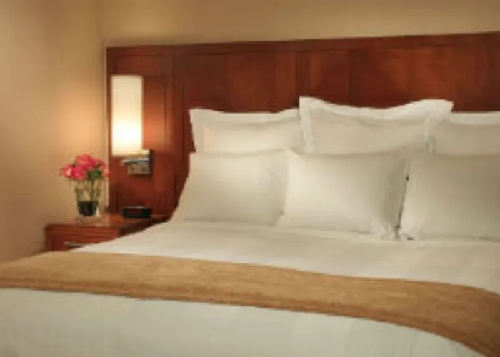 Courtyard By Marriott Downtown/river North Hotel Chicago