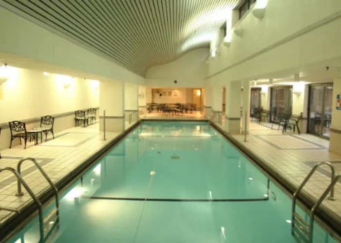 Courtyard By Marriott Downtown/river North 3*